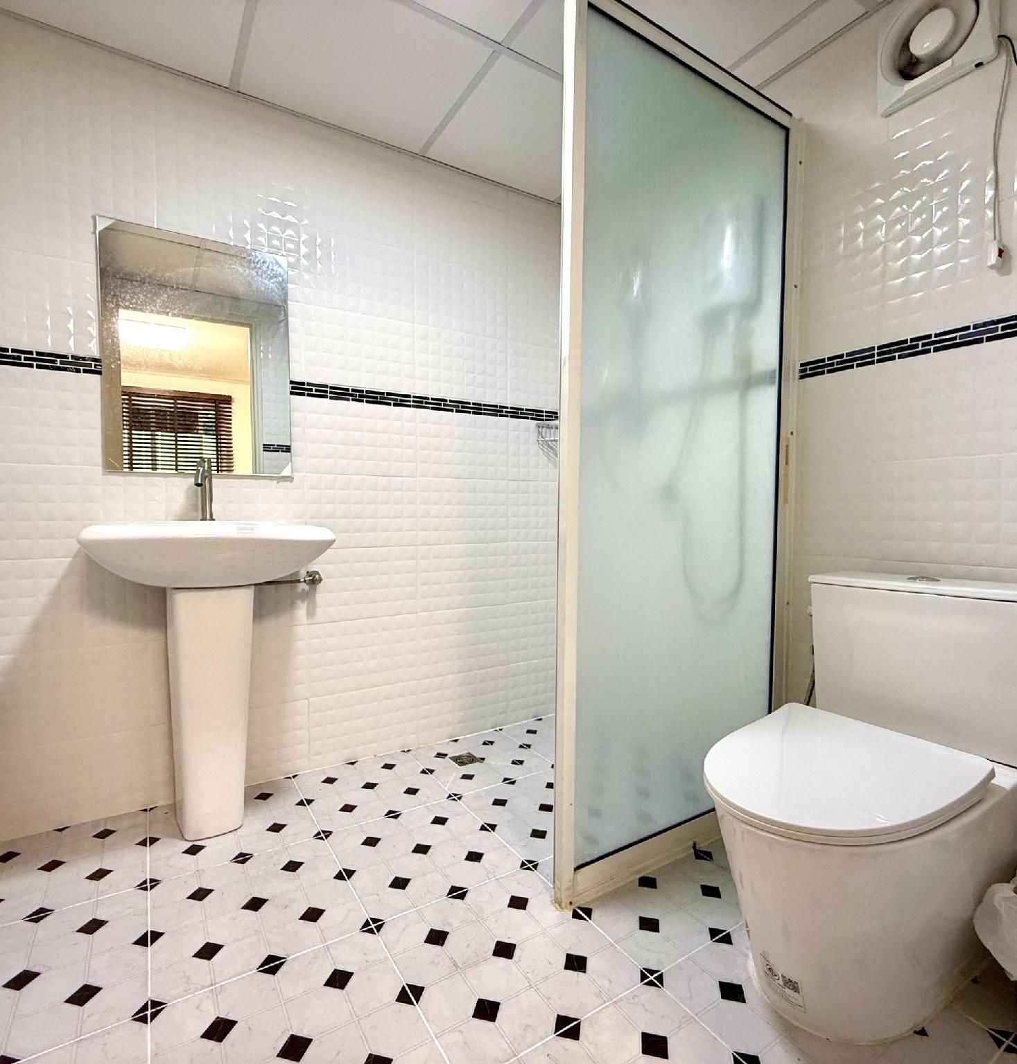 Superior Queen Room 2