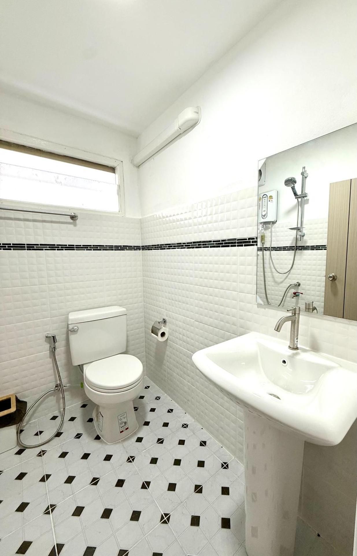 Baan Inta Hostel - บ้านอินตาโฮสเทล Superior Queen Room 3