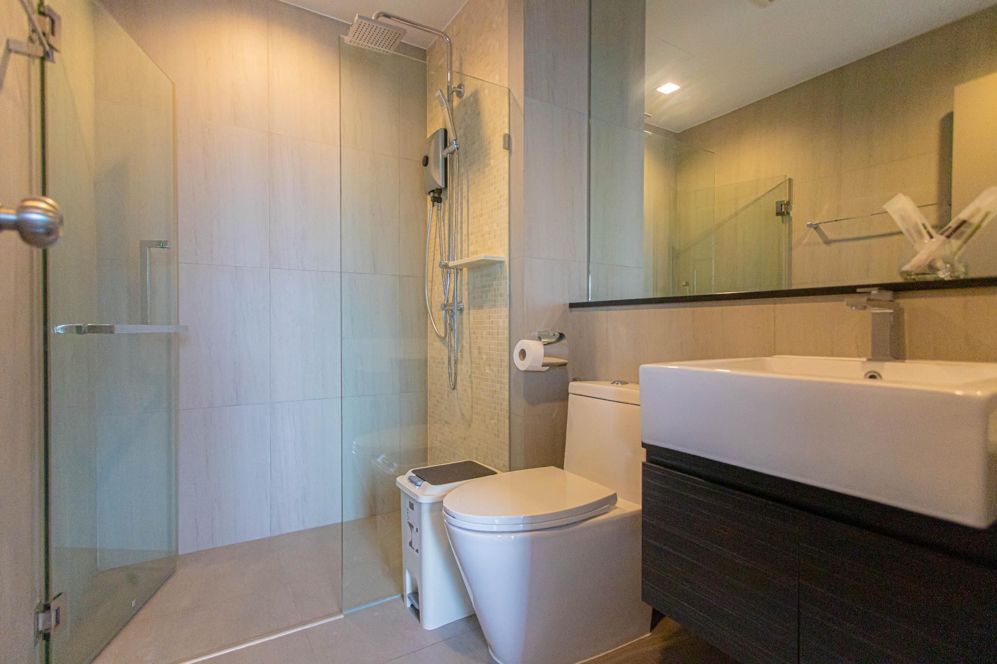 River and City View King Suite with Free Wi-Fi