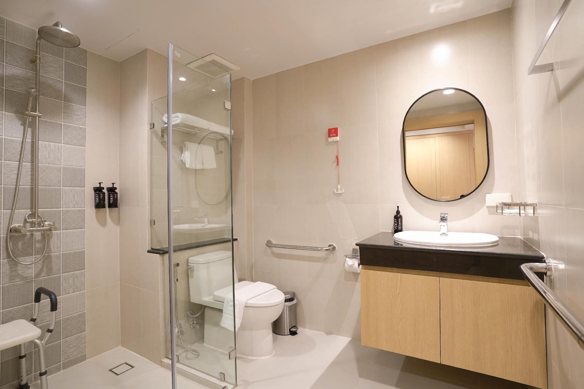 Standard Accessible Room