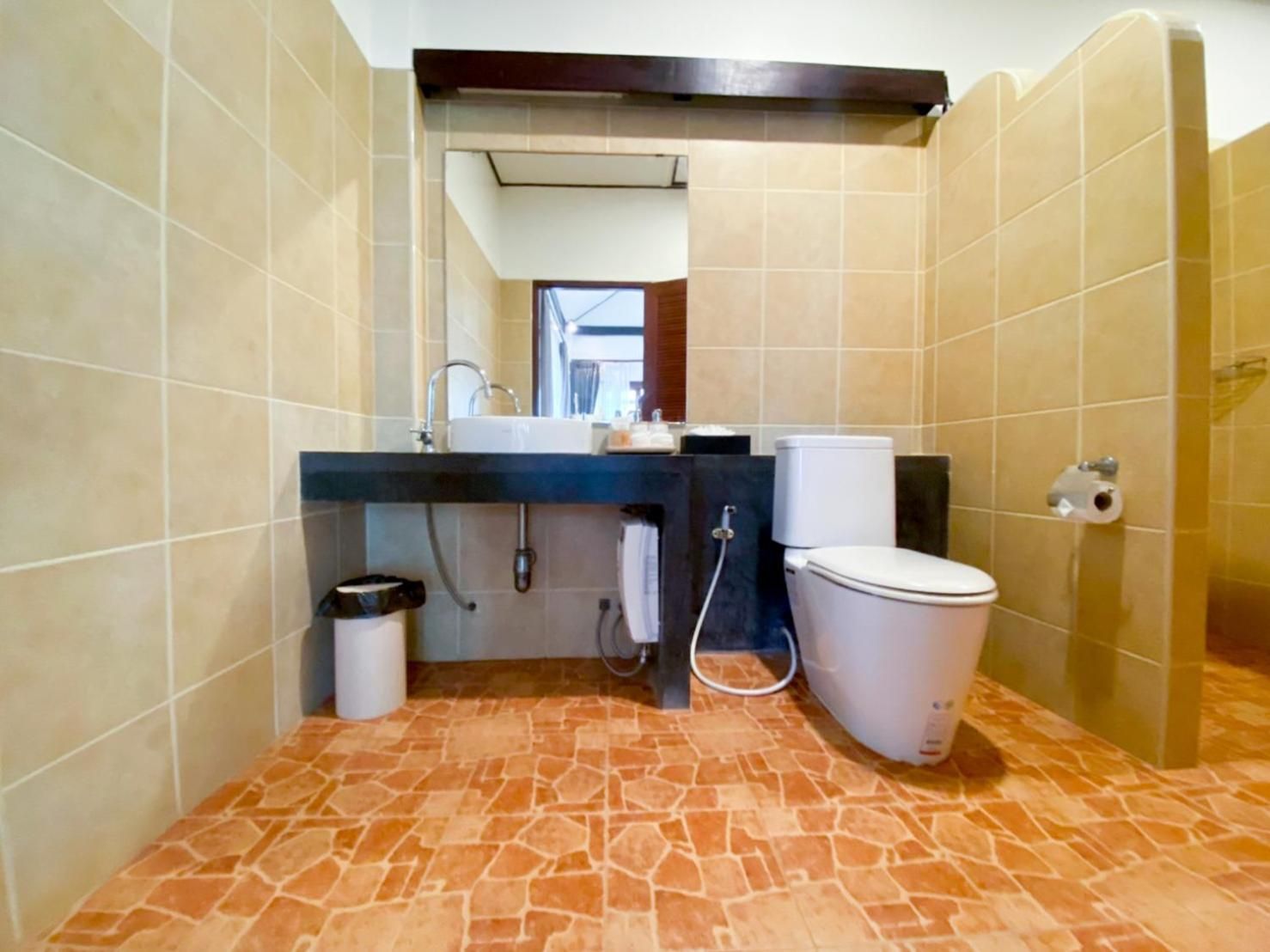 Khanom Sea Beach Family Room with Sea View 3