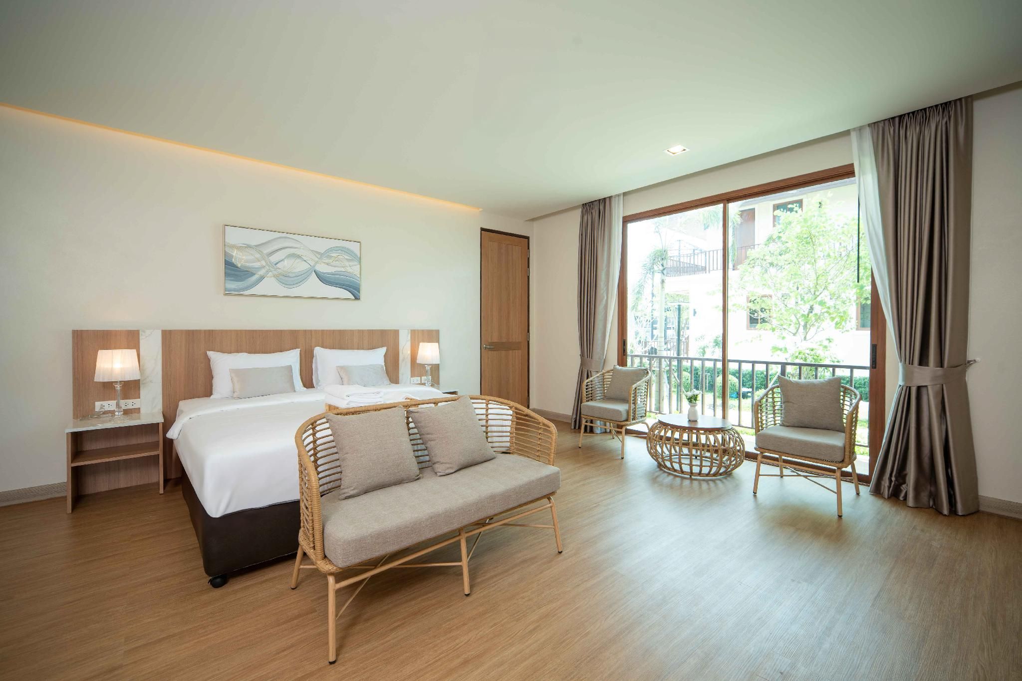 Grand Sea View