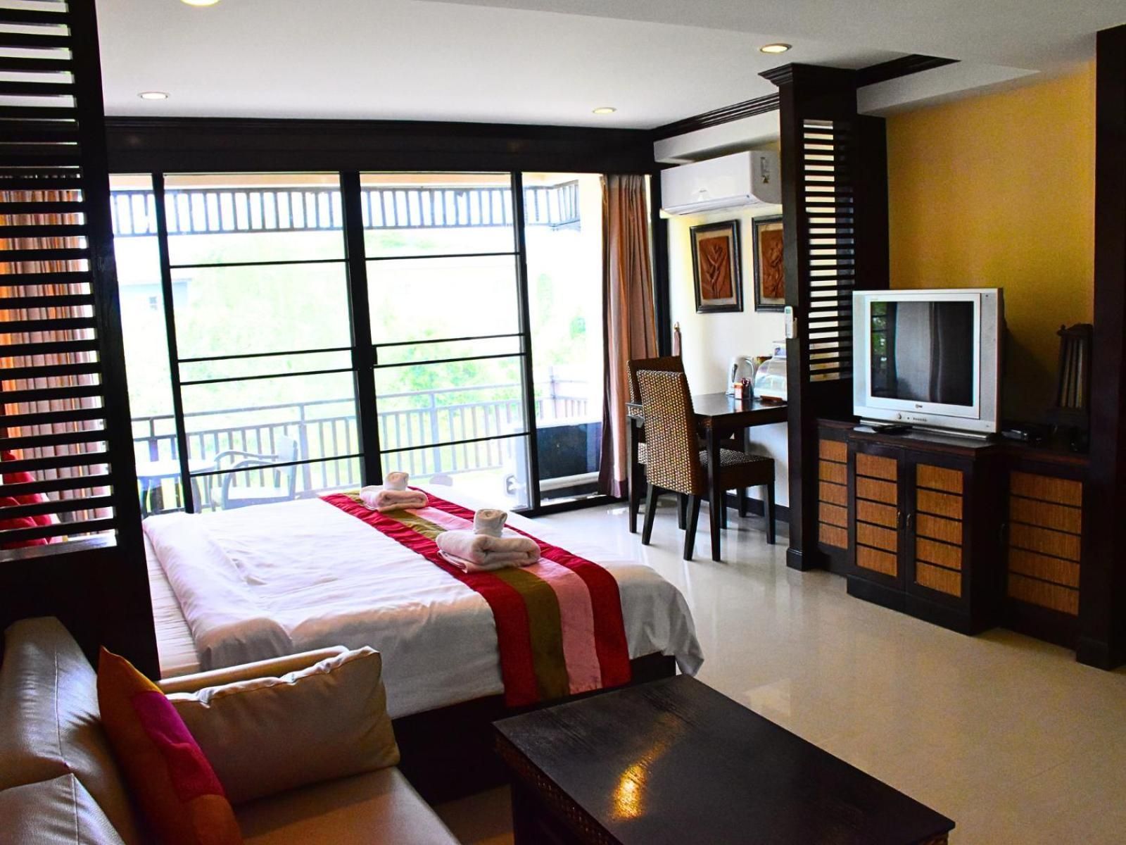 Puektian Seaview (Family Suite) Quadruple Room with Balcony 2