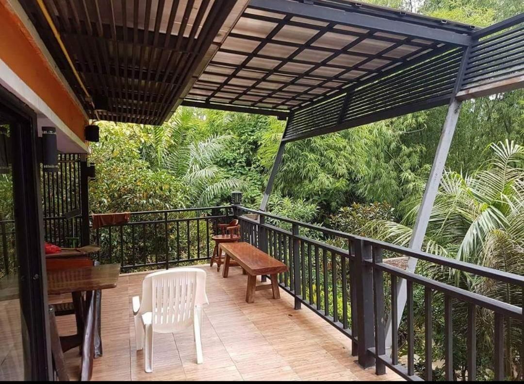 Kaengkrachan River Hut Two-Bedroom Bungalow 3