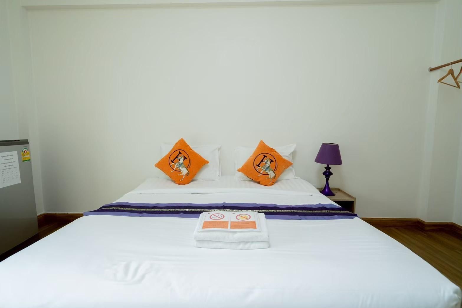 Queen Room with En-Suite