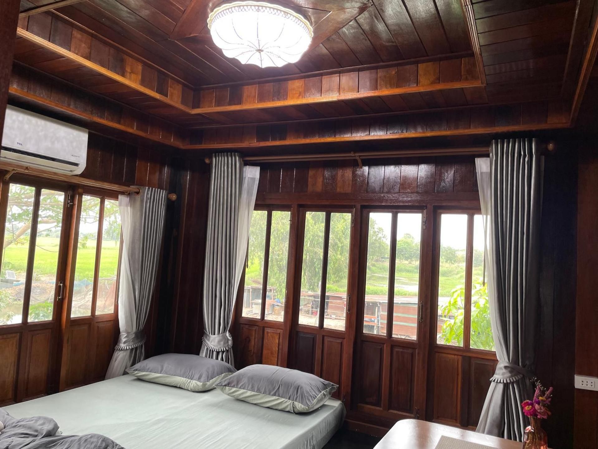 Deluxe One-Bedroom Apartment with Garden View