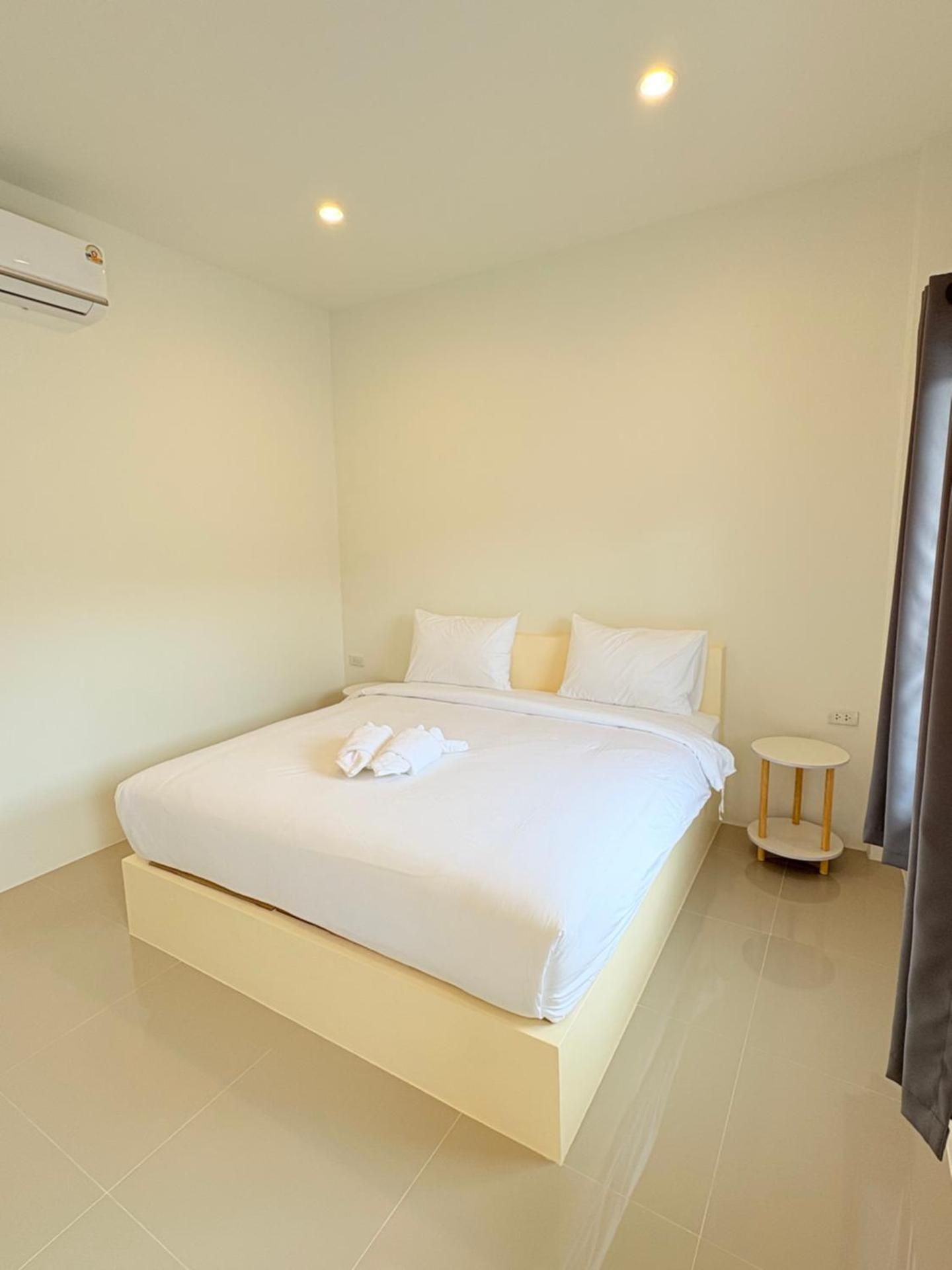 Cozy House Chanthaburi Deluxe King Room 2