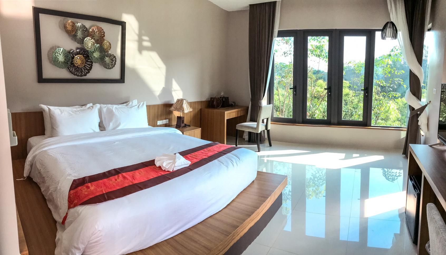 Mountain View Premier Room - Balcony