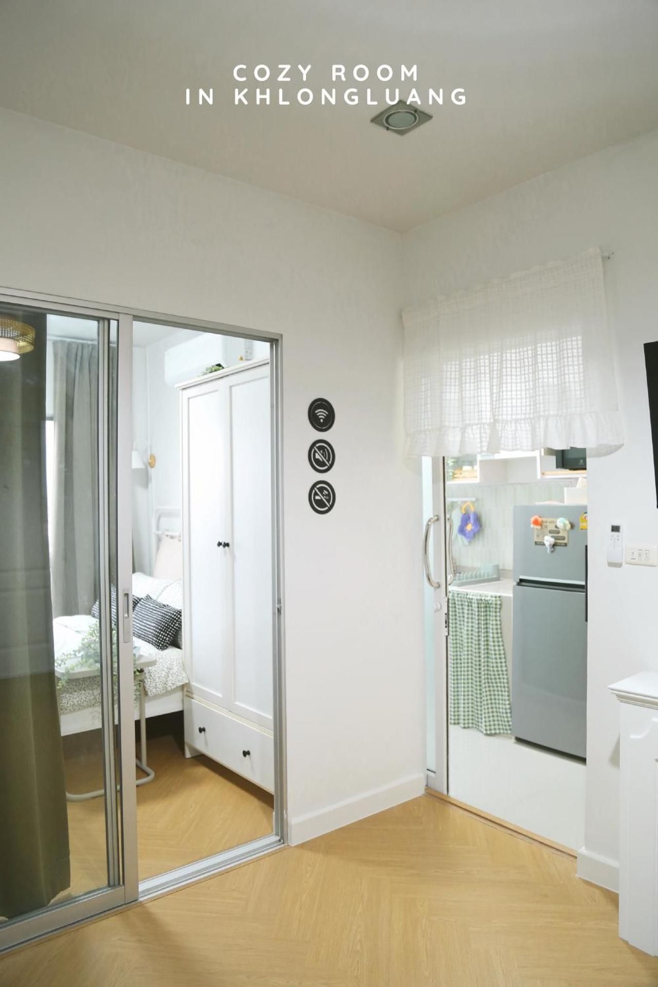 One-Bedroom Deluxe Apartment