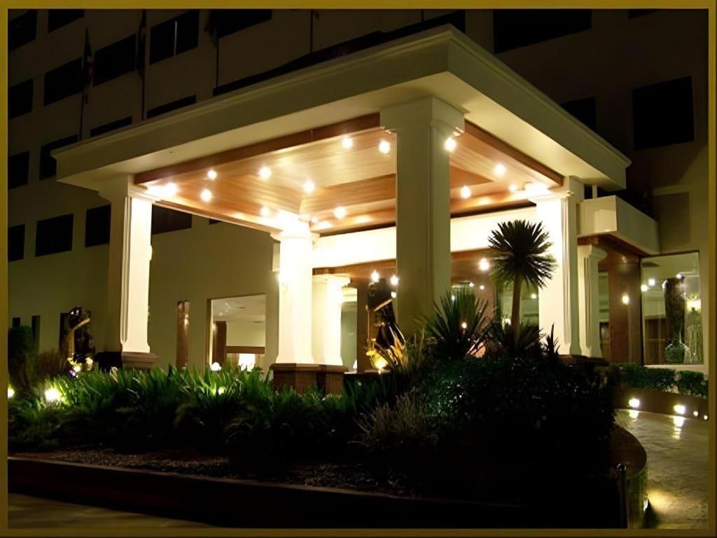 Sri U-Thong Grand Hotel