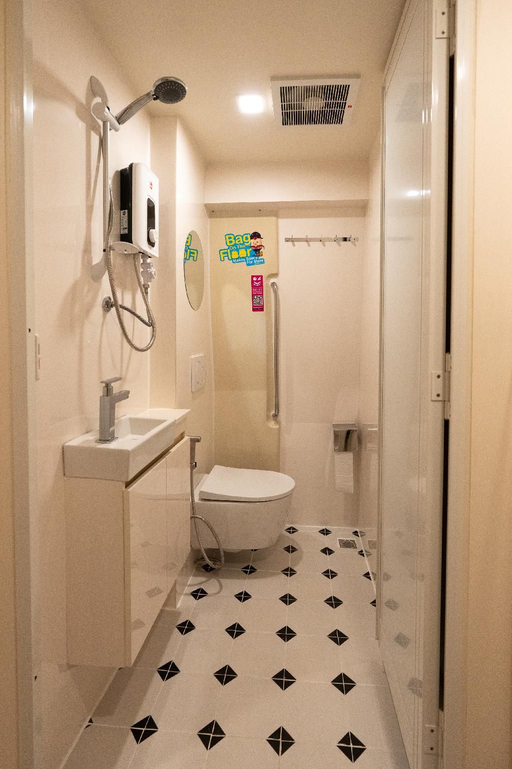 Train Pod @ one-north Twin 3