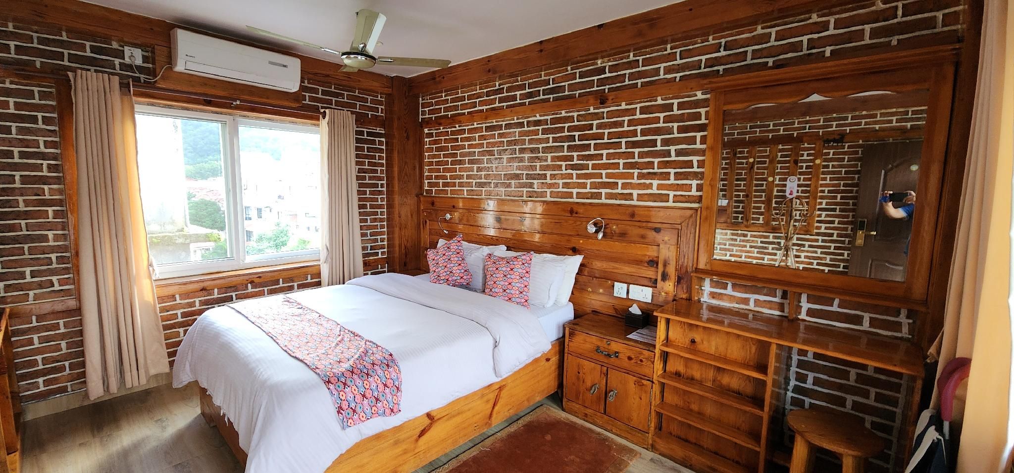 Deluxe Double with View