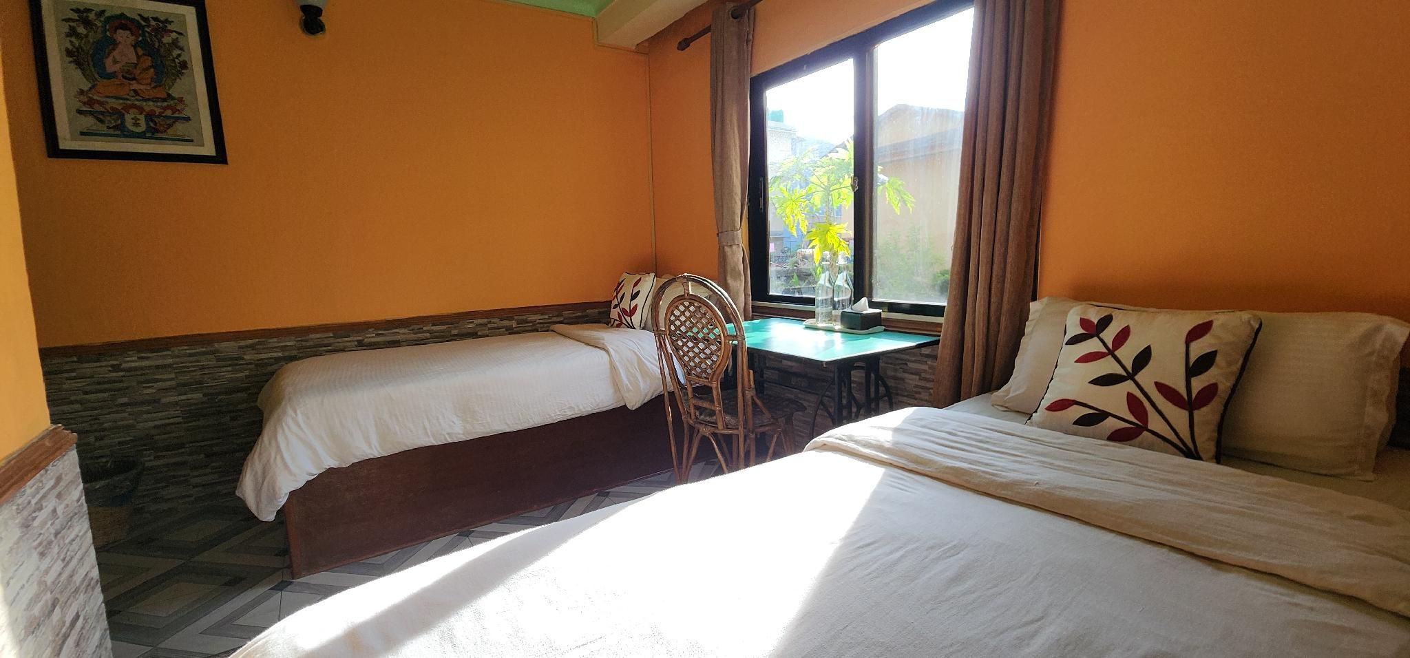 Kiwi Backpackers Hostel Deluxe Double or Twin 3