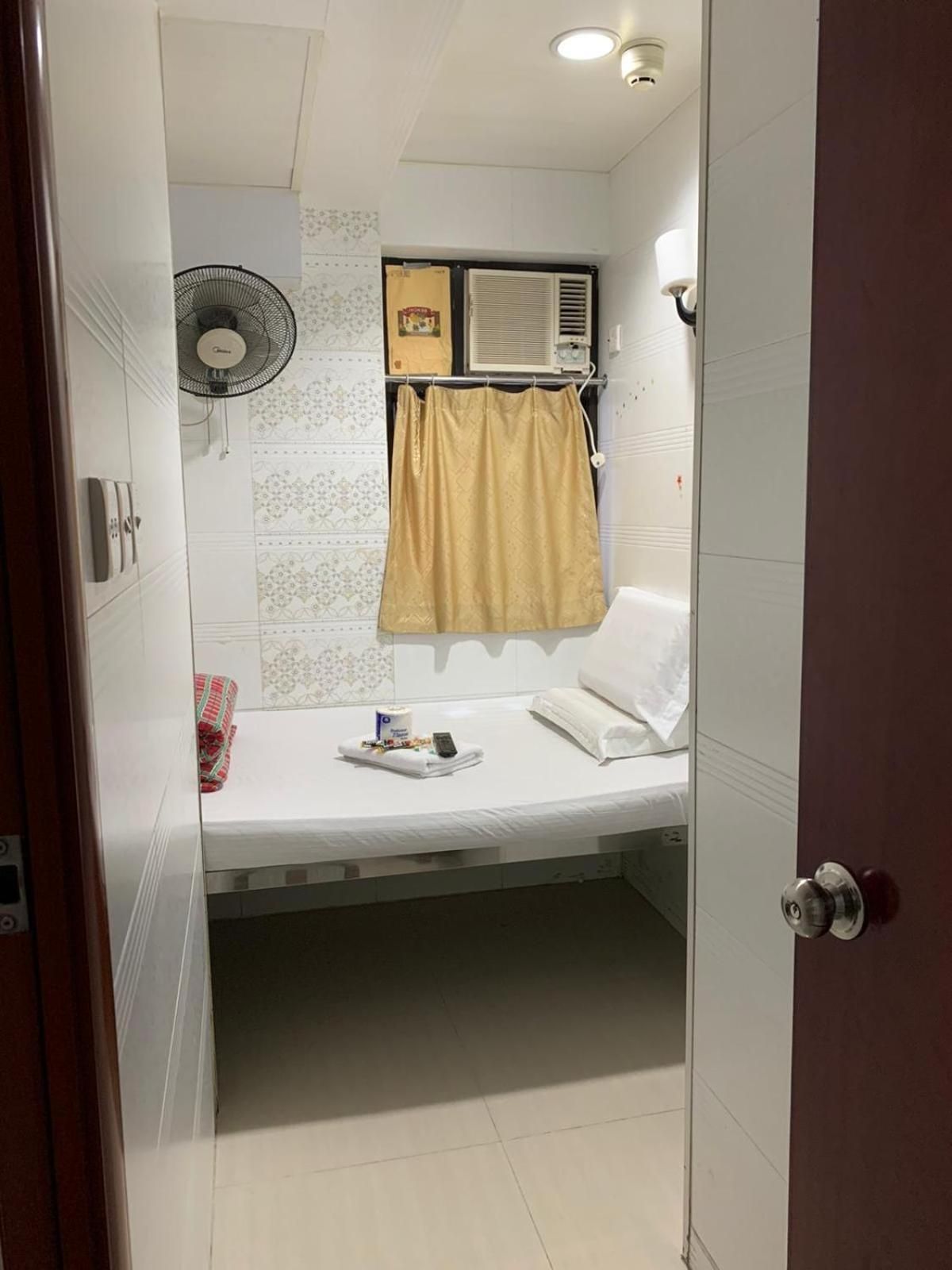 Single Room With Private Bathroom