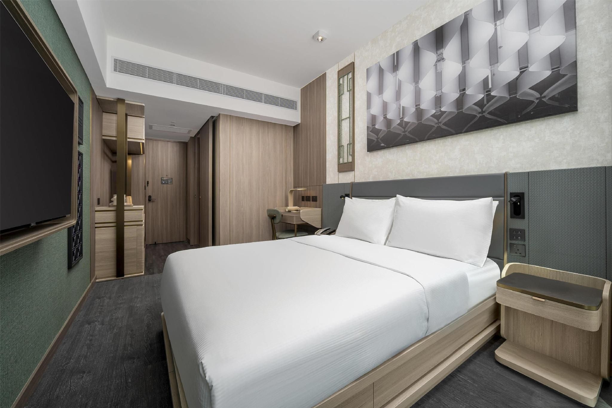Queen Room City View