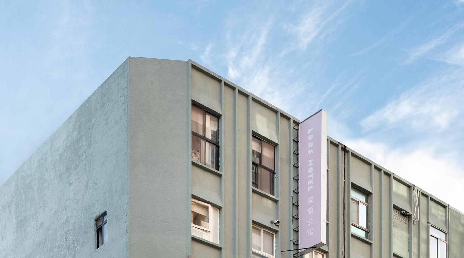 Lore Hotel