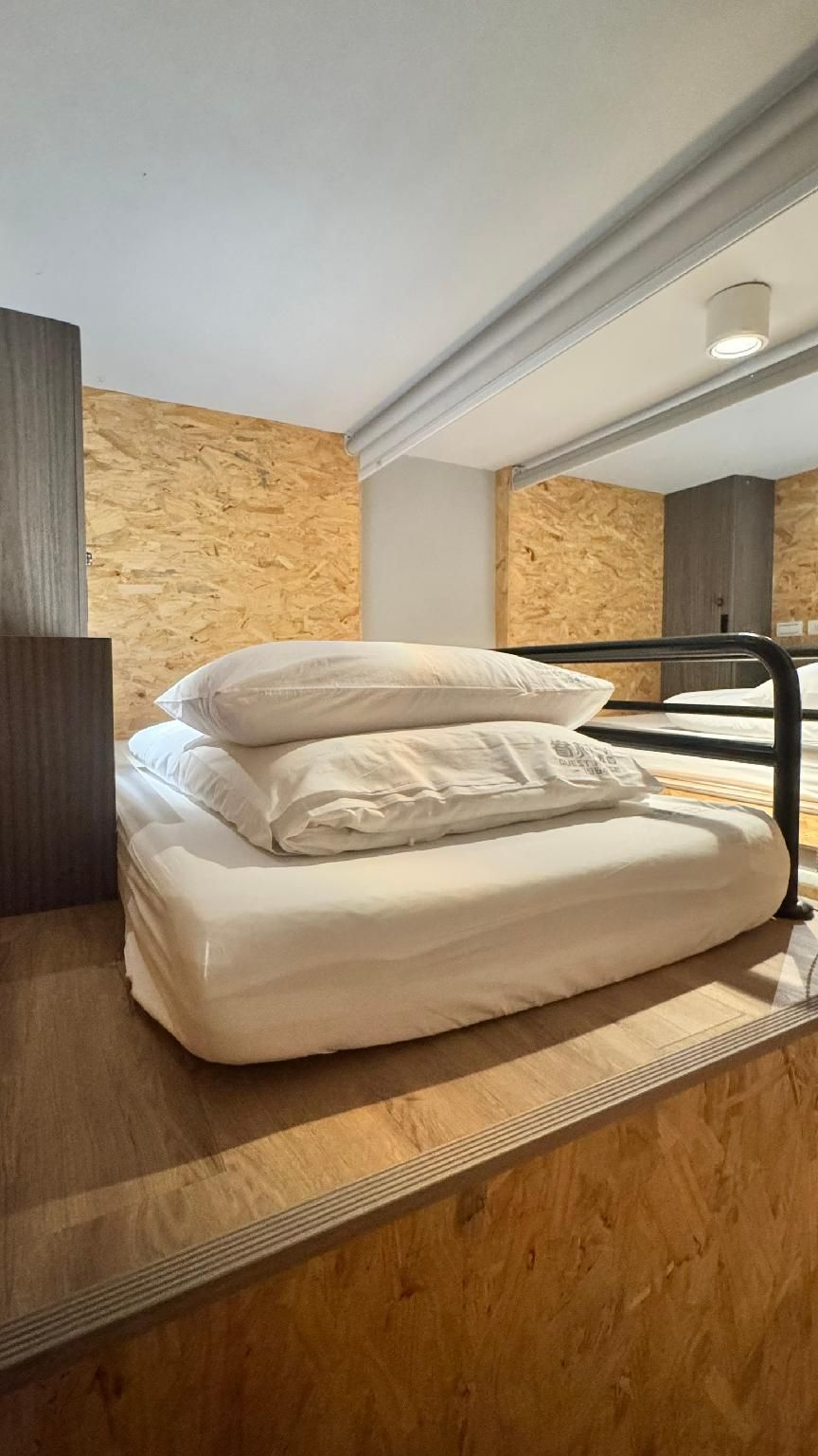 8 Beds Mix Dormitory, Sharing