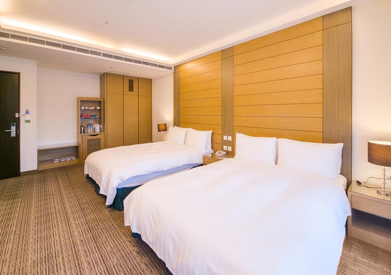 Quadruple Room with Bathtub