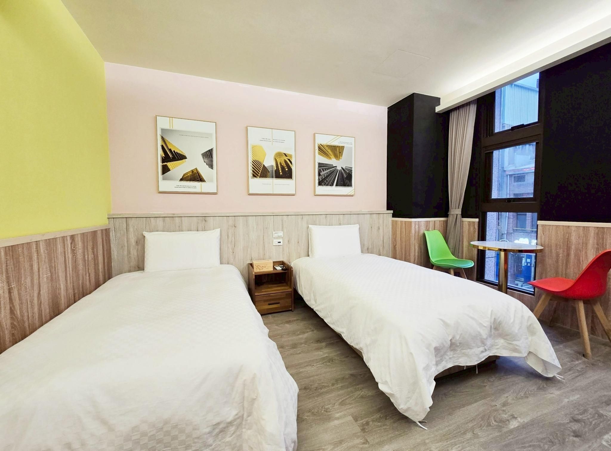 Standard Twin - 2 Single Beds