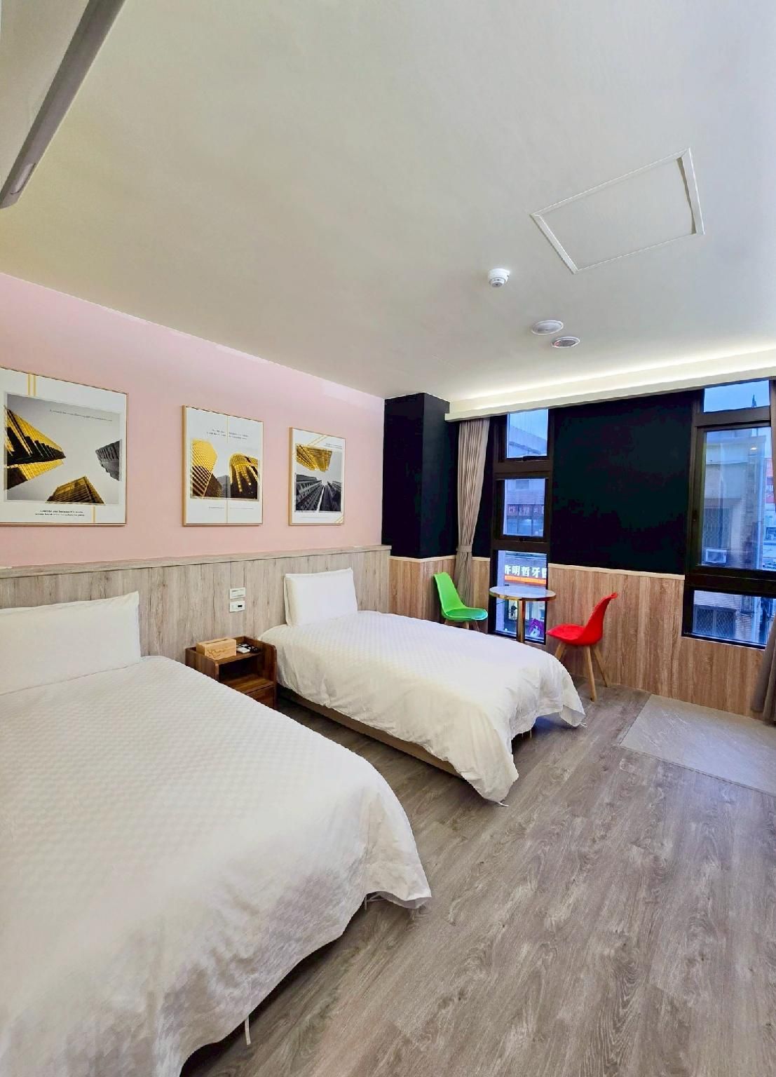 Standard Twin - 2 Single Beds