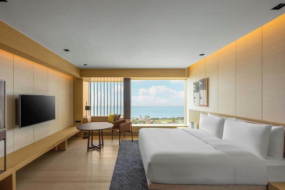 King Room with Mountain View