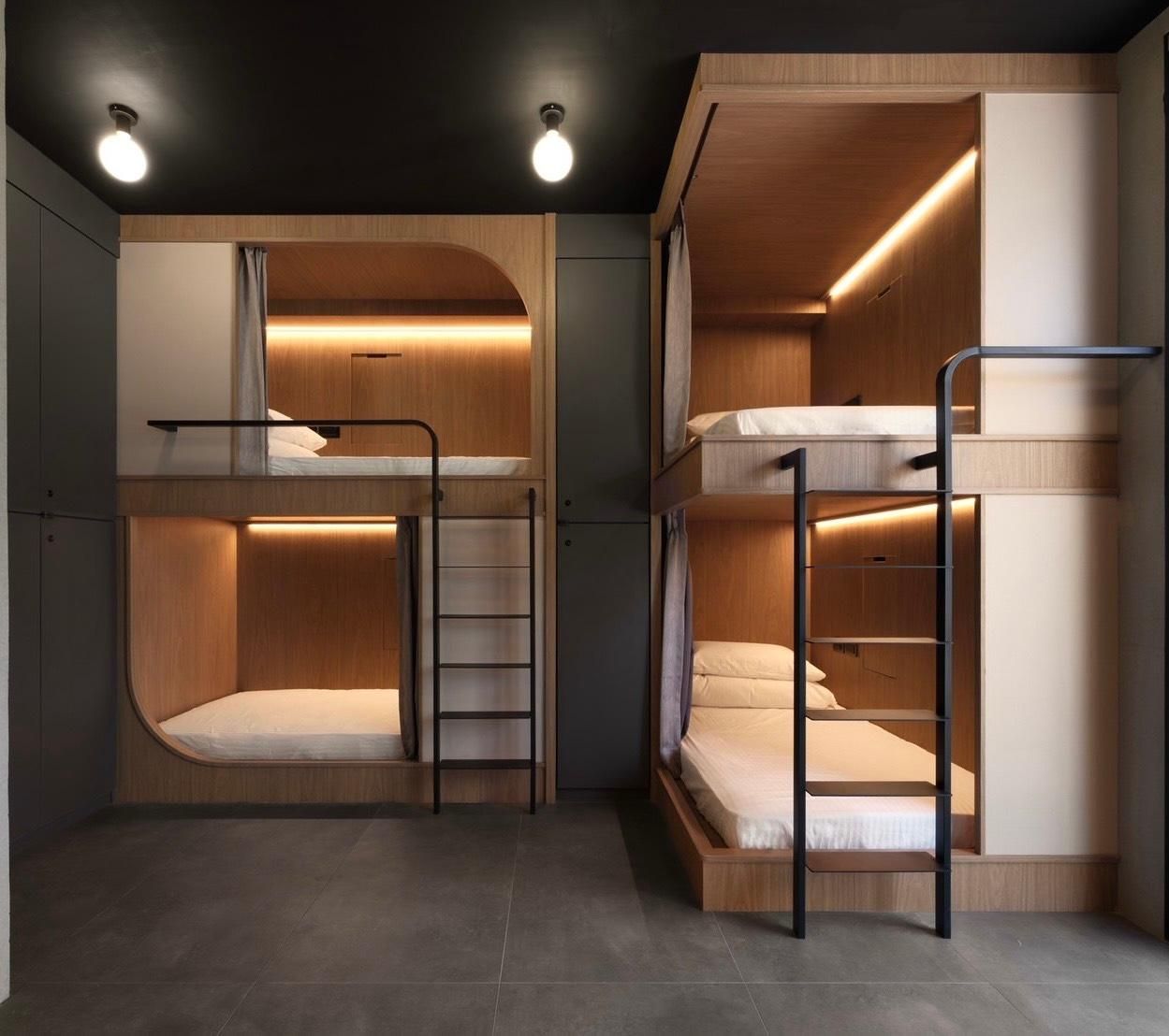 Mixed Dormitory - 8 Bunk Beds