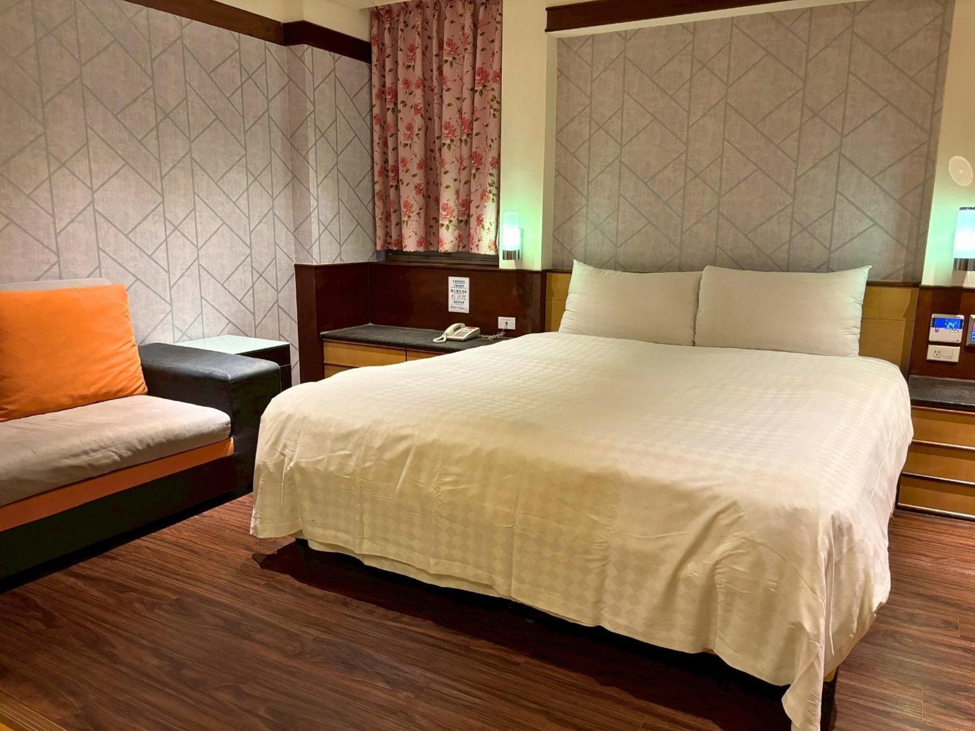 Standard Double Room(Check-in after 18:00)