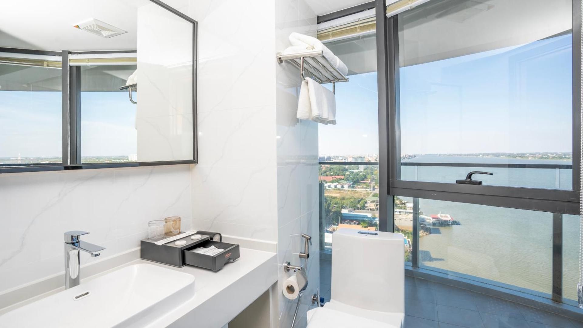 Suite with River View