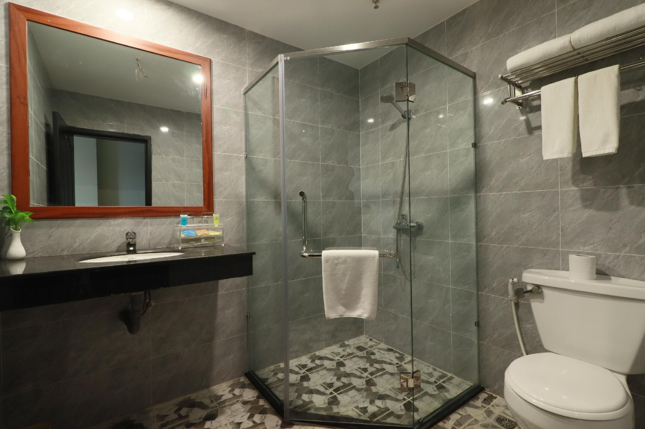 Deluxe Twin With Balcony