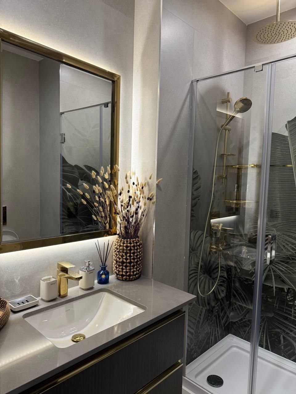 2 Bedroom Deluxe Suite