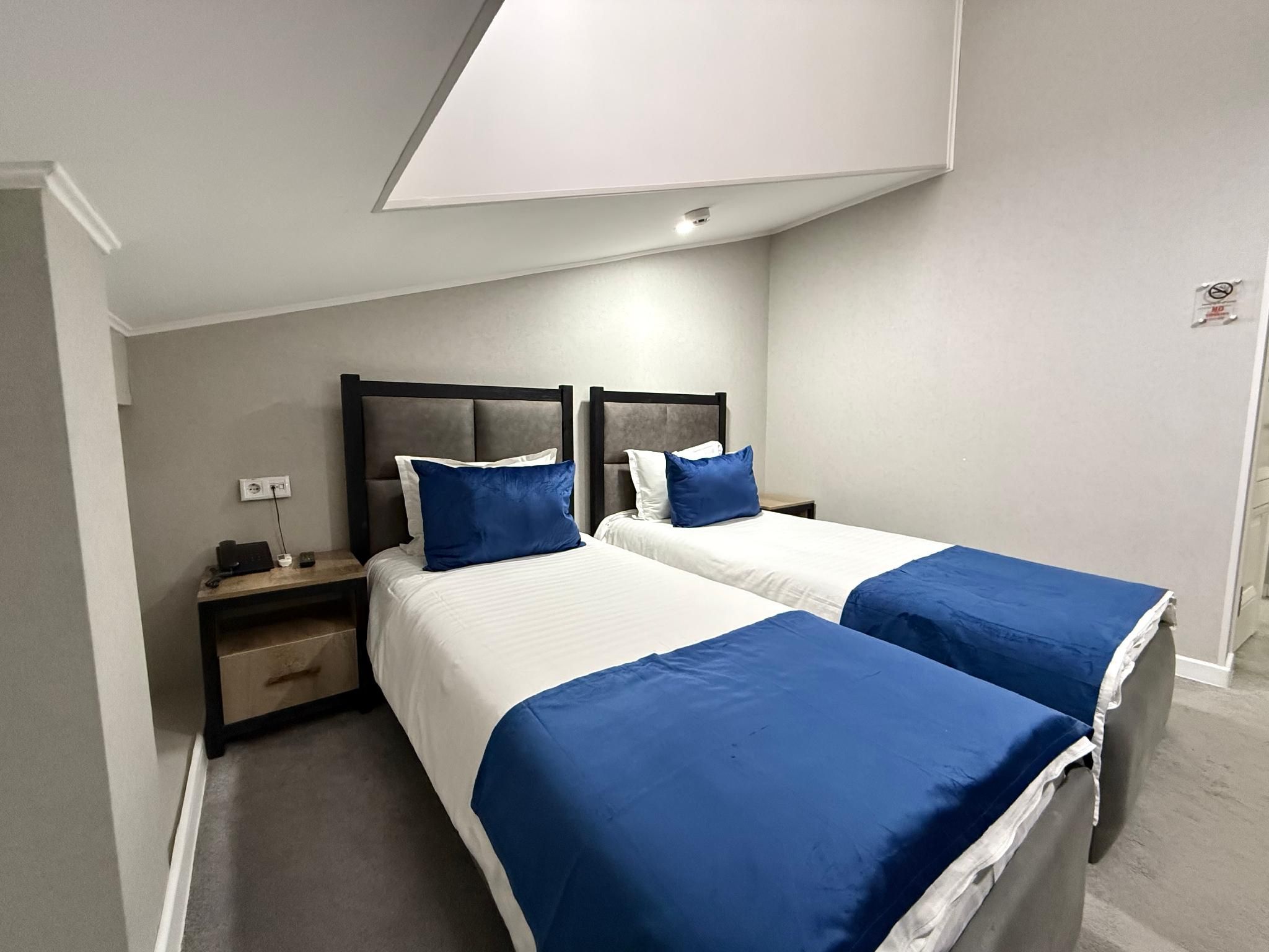 Merci Hotel Twilight Room for 2 People 2