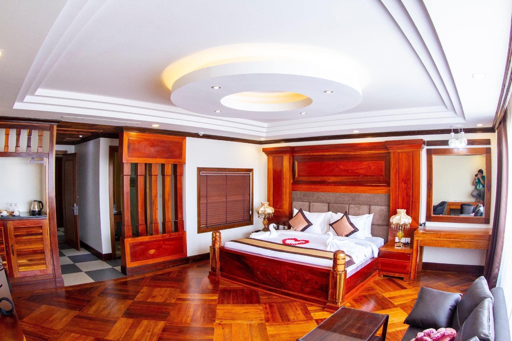 Grand, Suite, King