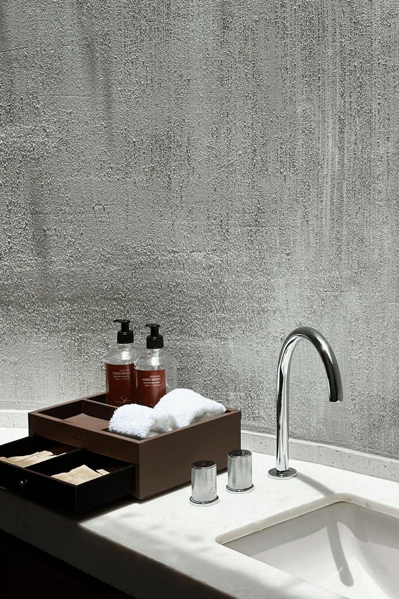 Serene Vita Retreat Double Room with Mountain View 3