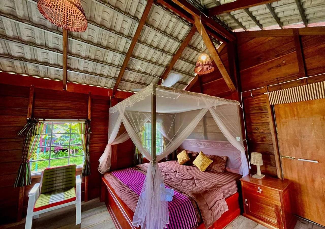 Bungalow with Fan