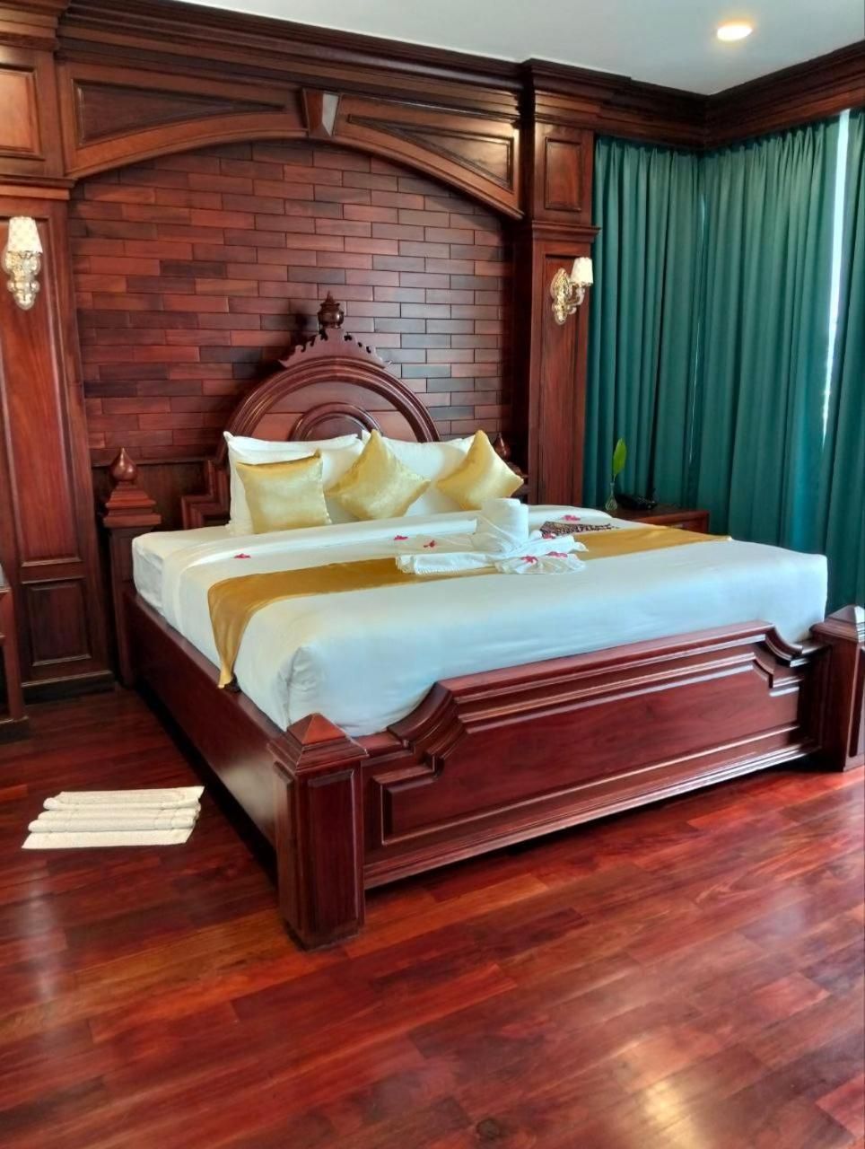 Suite with Balcony
