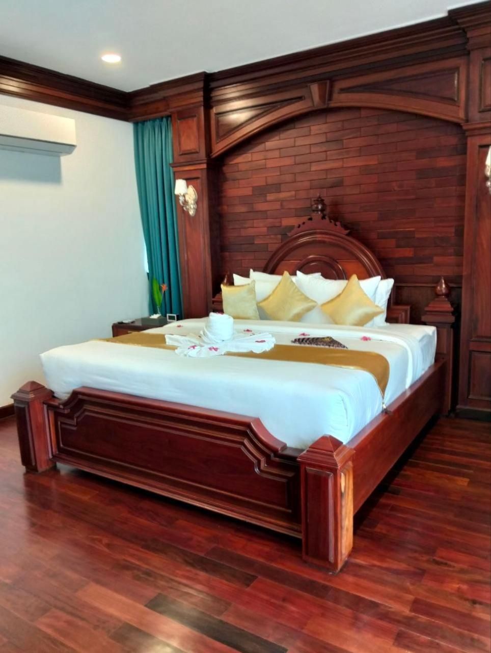 Suite with Balcony