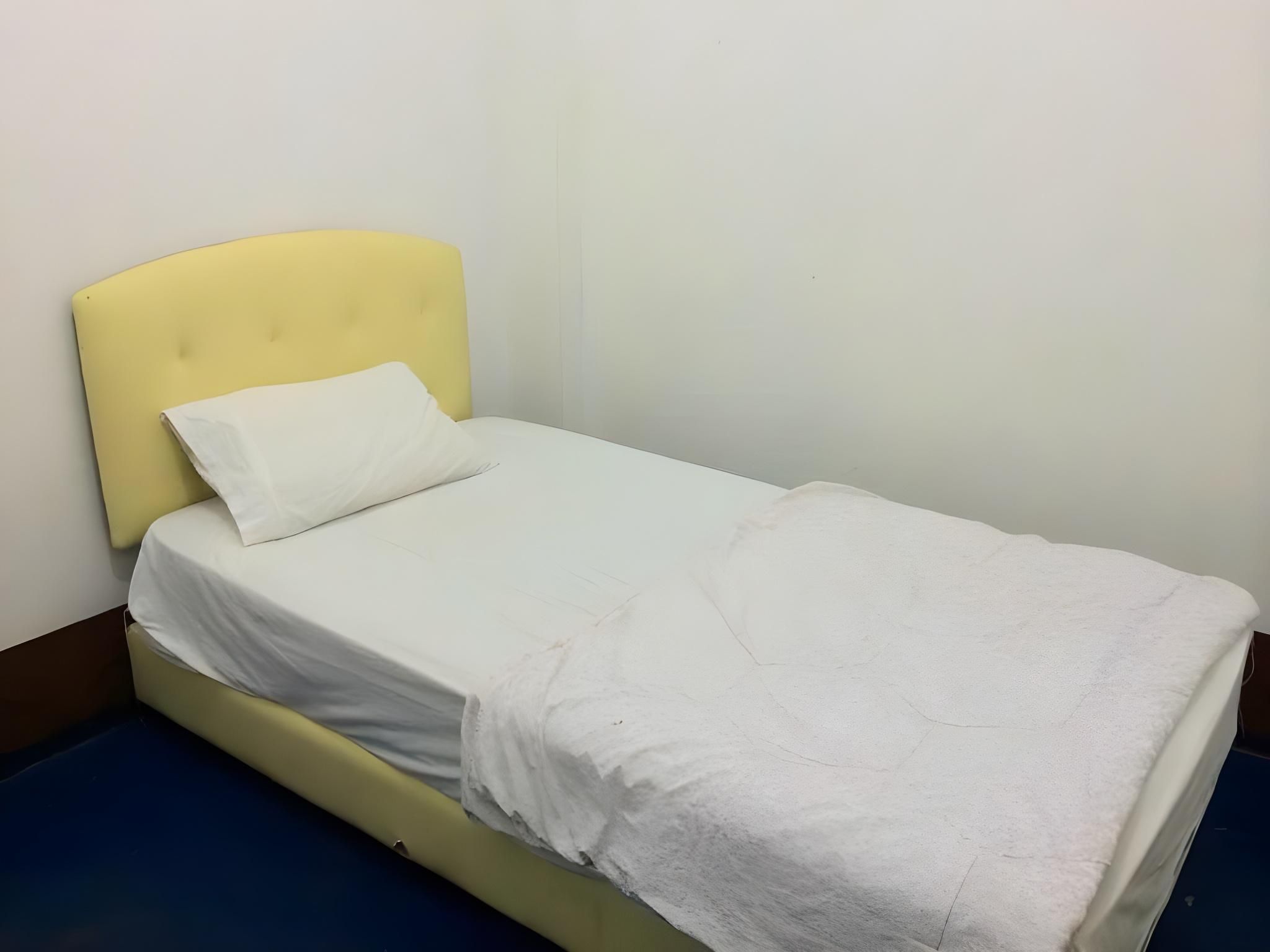 Thakhek Travel Lodge Single with Shared Bathroom