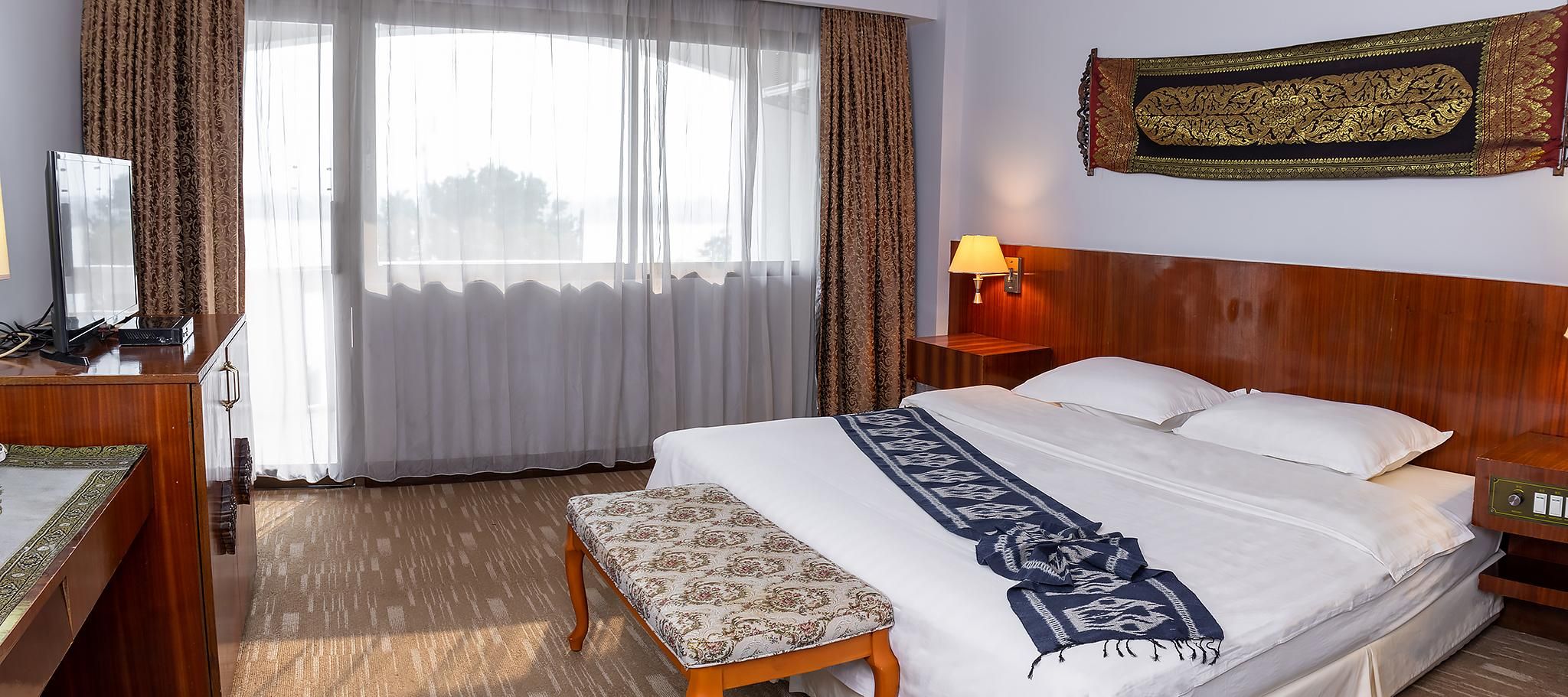 RIVERIA HOTEL Deluxe King 2