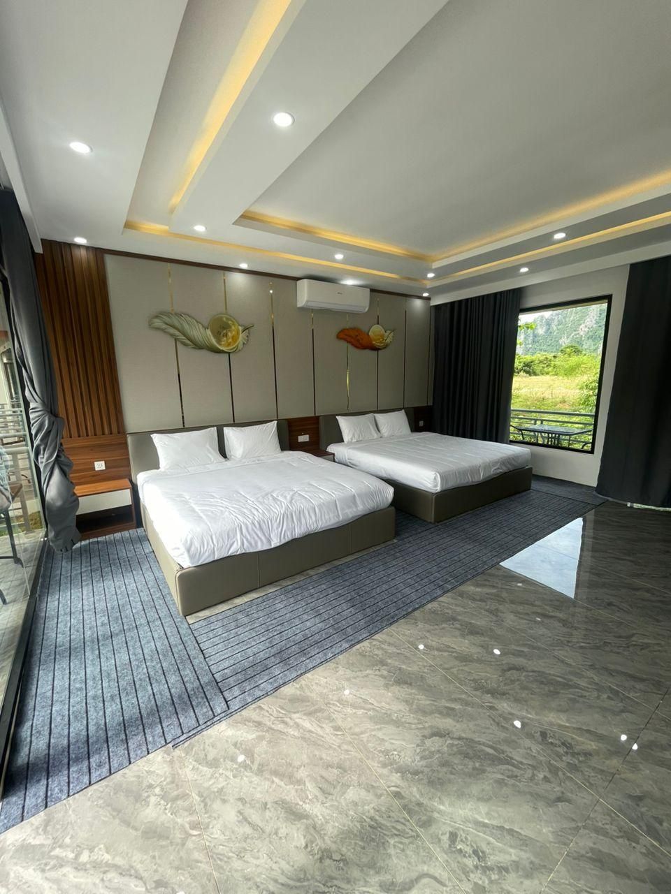 Ruby Mountain View Resort Superior River View