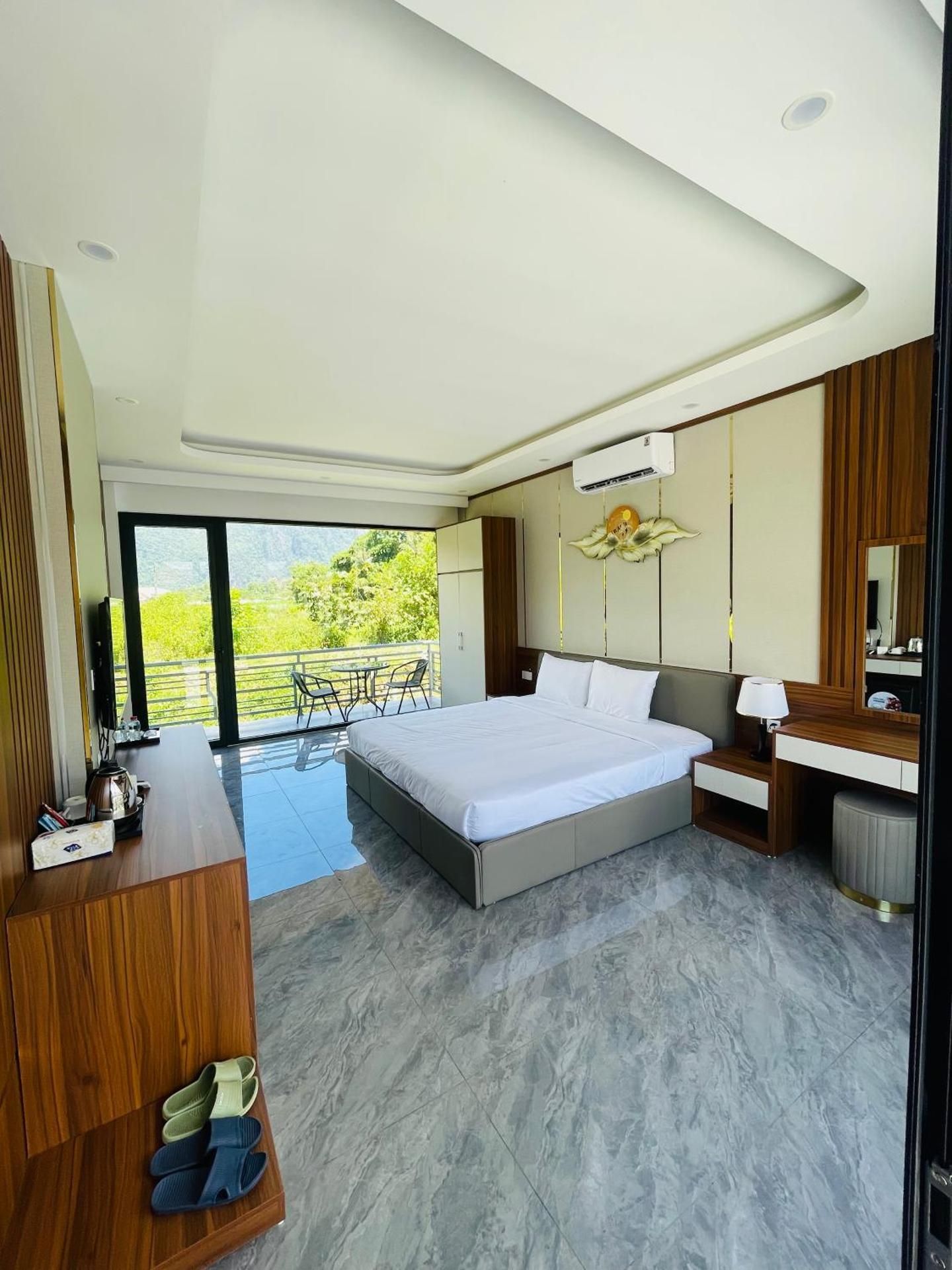 Ruby Mountain View Resort Superior Single Room with Lake View