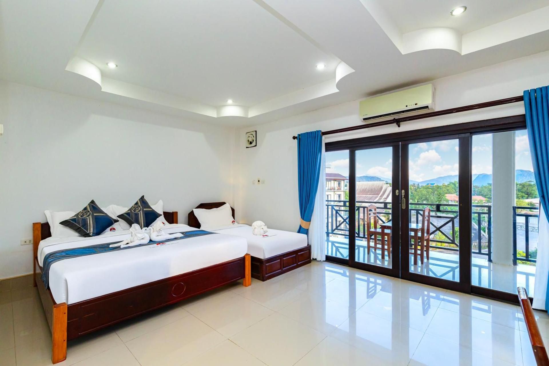 Deluxe Family Room