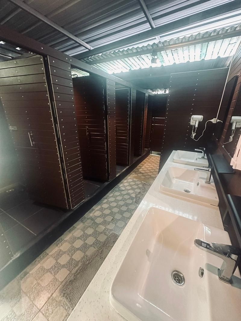 8 Bed Mixed Community Dorm