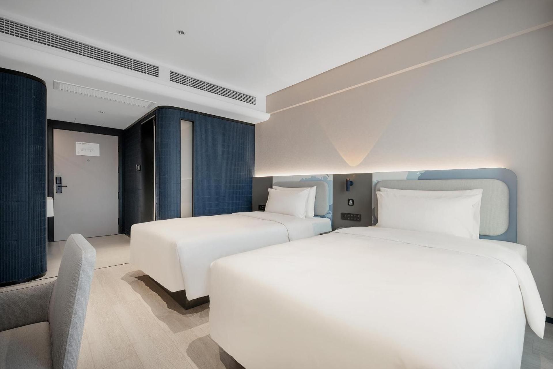 Standard Twin Bed Room