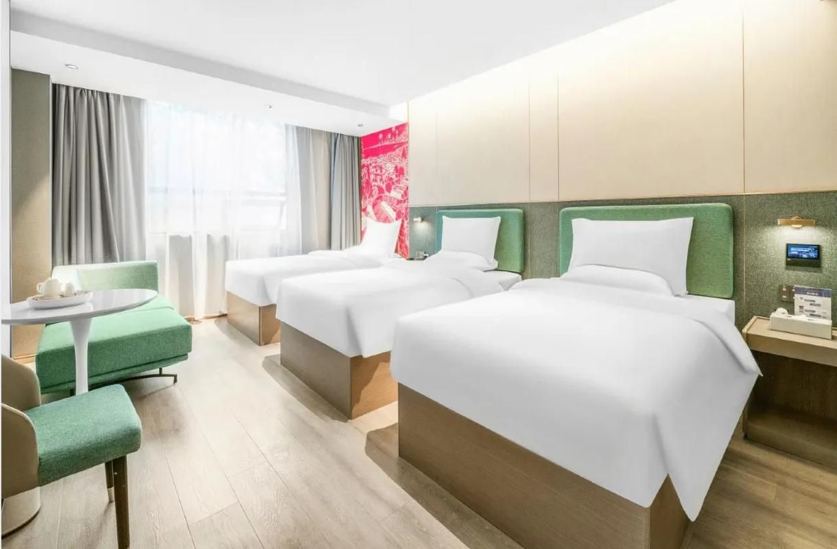 Triple Bed Room