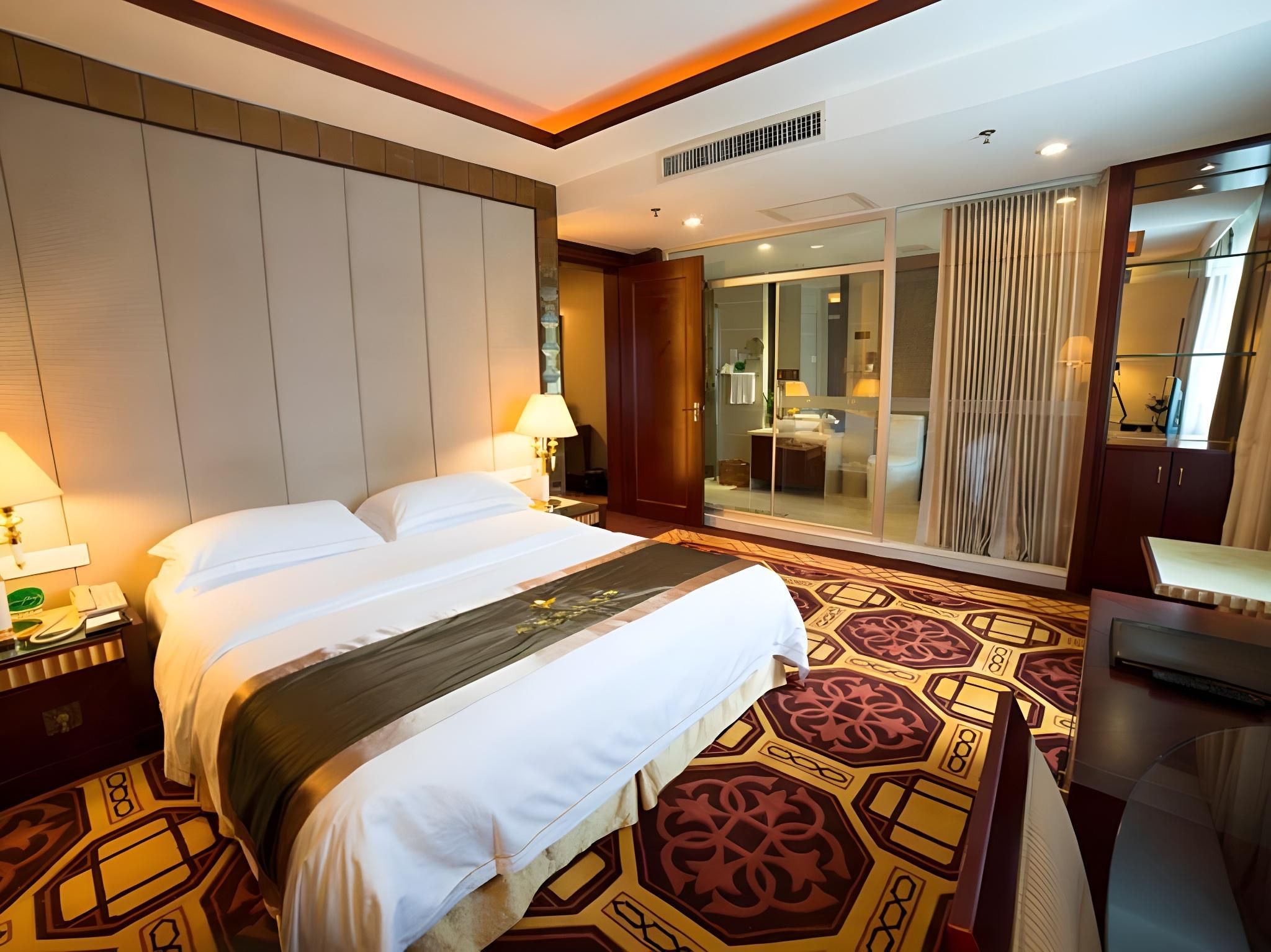 Deluxe King Bed