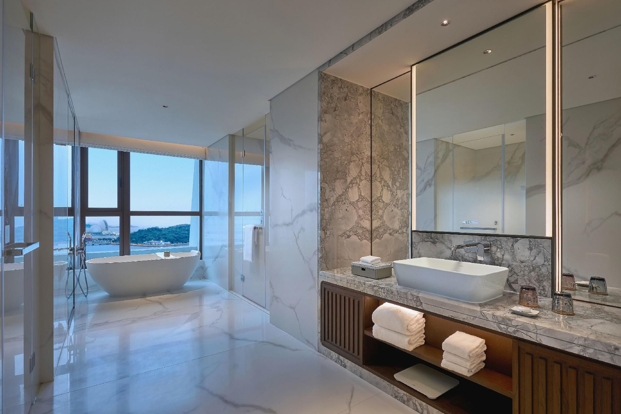 Grand Ocean View Hotel Zhuhai Opera House Sea View King Room 3