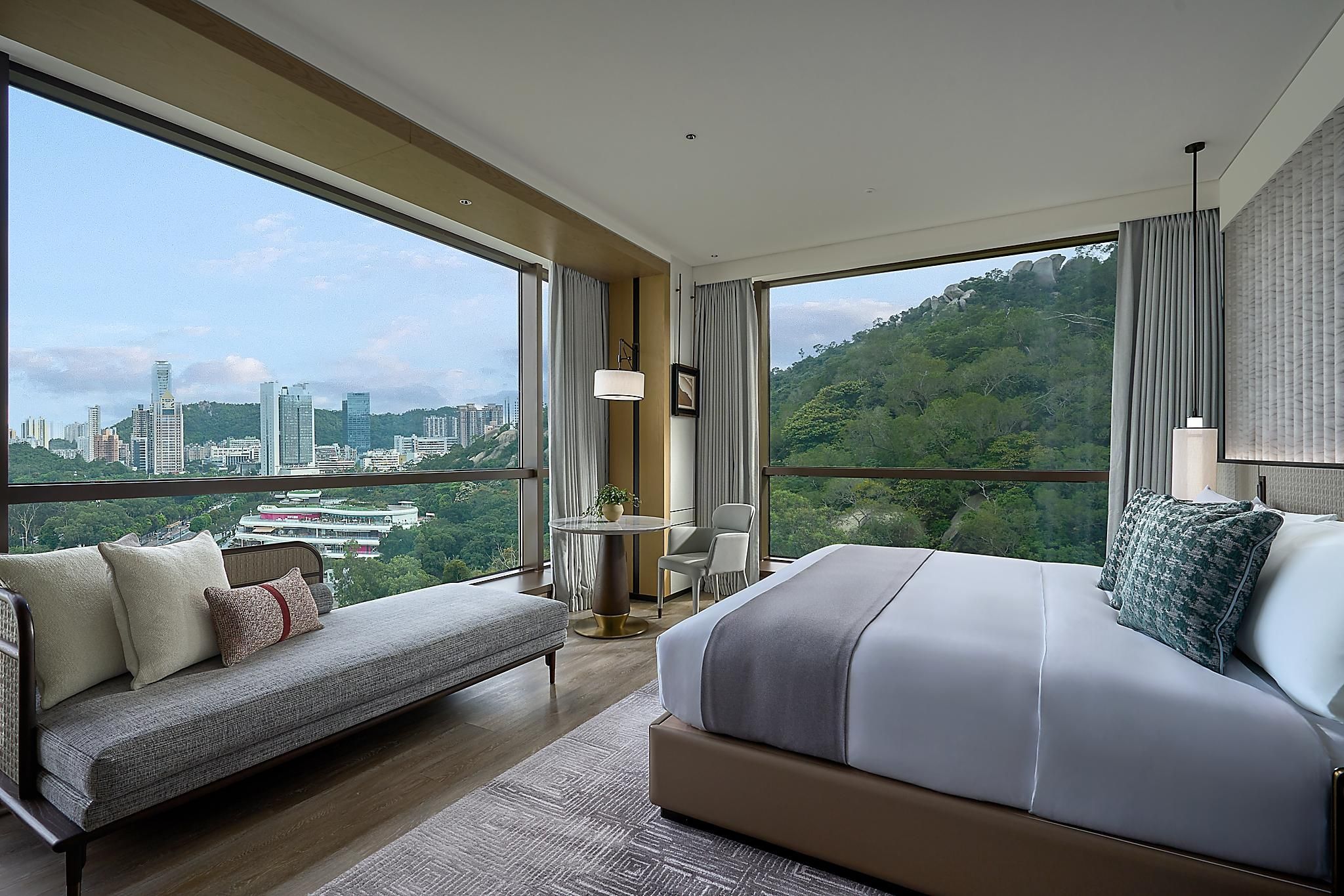 Mountain Ocean View Room