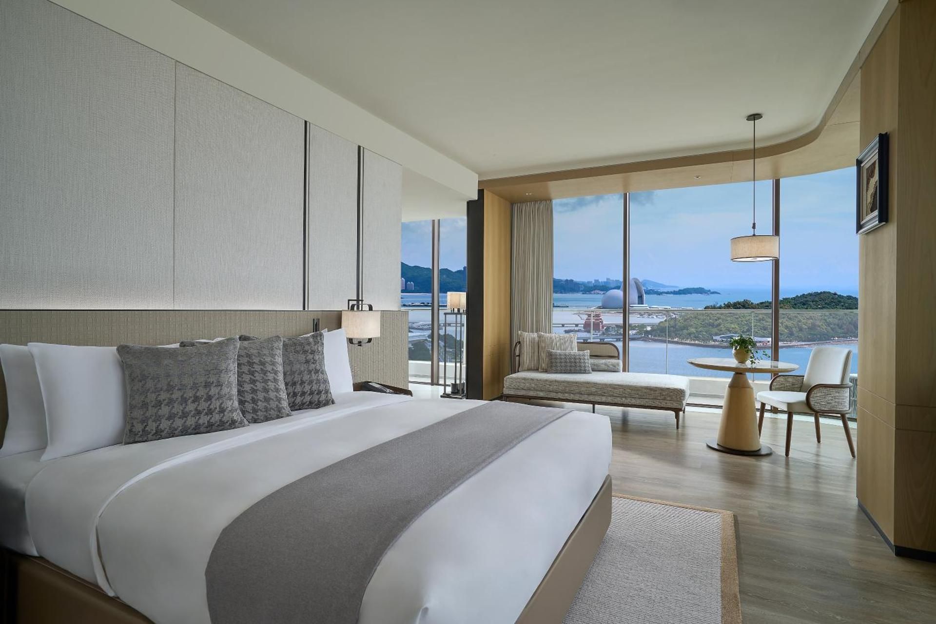 Grand Ocean View Hotel Zhuhai Opera House Sea View King Room 2