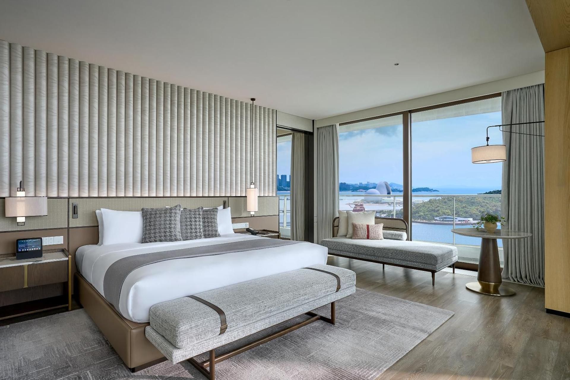 HZM Bridge Sea View Suite