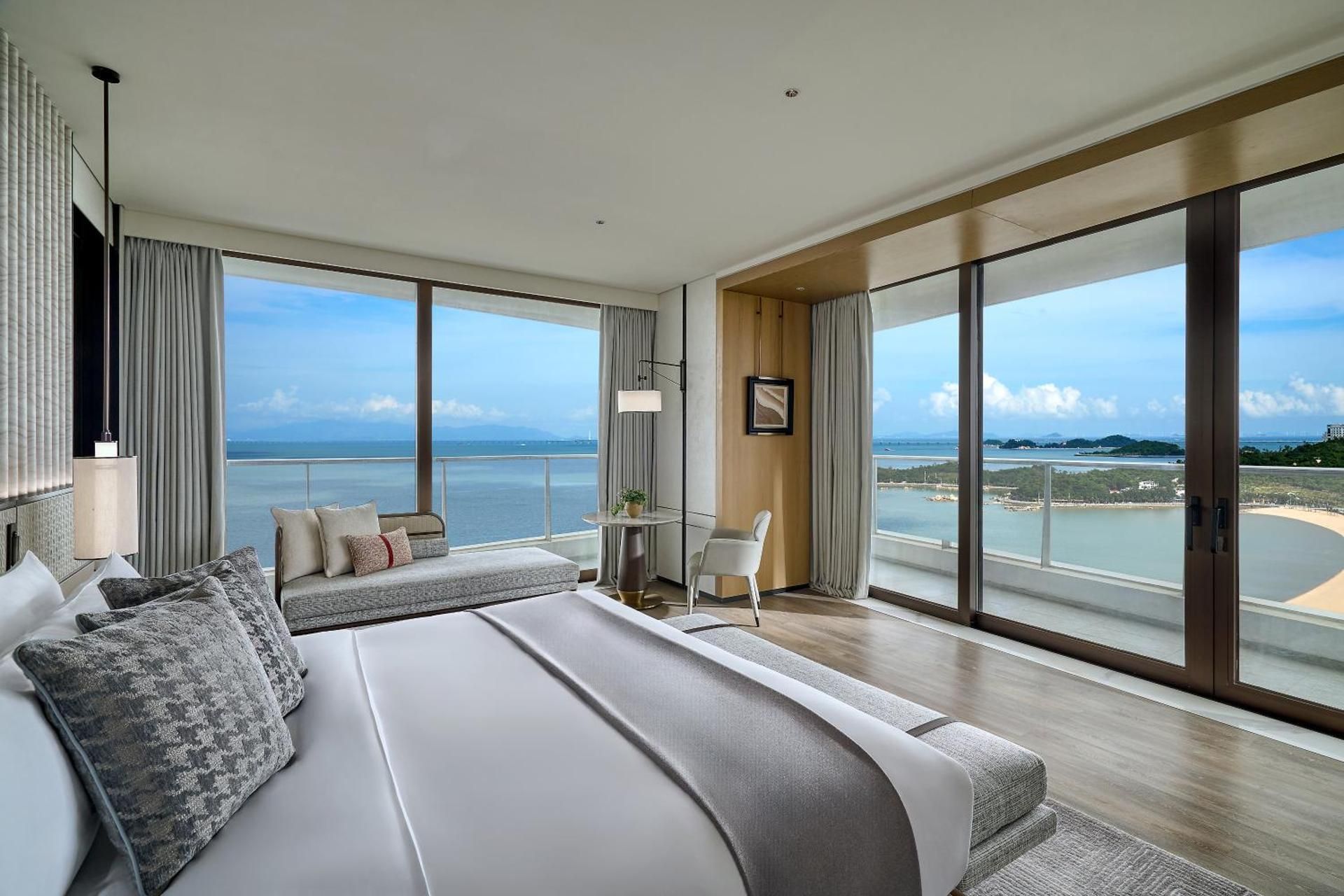 HZM Bridge Sea View Suite